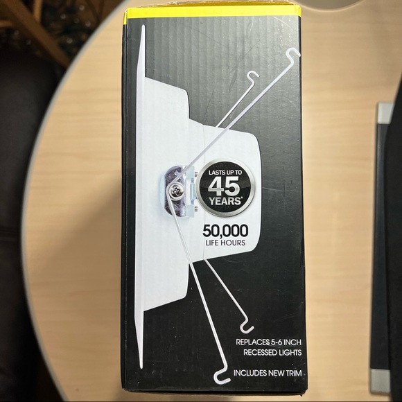 NWT FEIT LED Dimmable 2 Pack 5-6 inch Recessed Lights 2700K Soft White 9.4 Watts - Picture 4 of 9